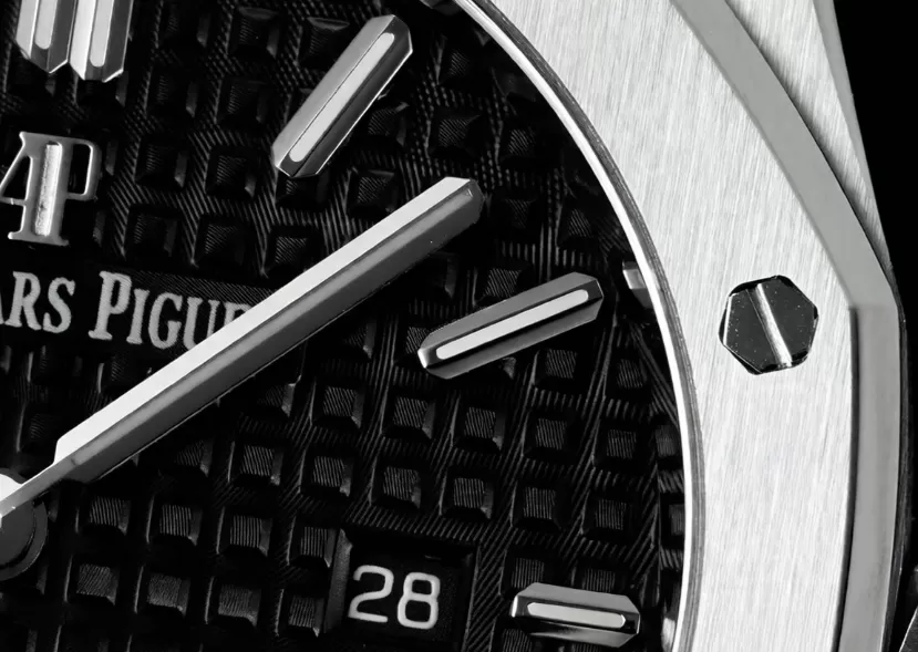 Royal Oak Ladies 67650 33mm SS/SS Black ZF Swiss Qtz - Image 6