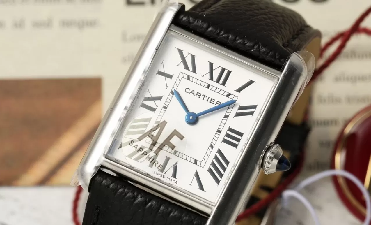 Cartier - Tank Must 25.5mm White Dial on Lychee Grain Leather AF Quartz - Image 2