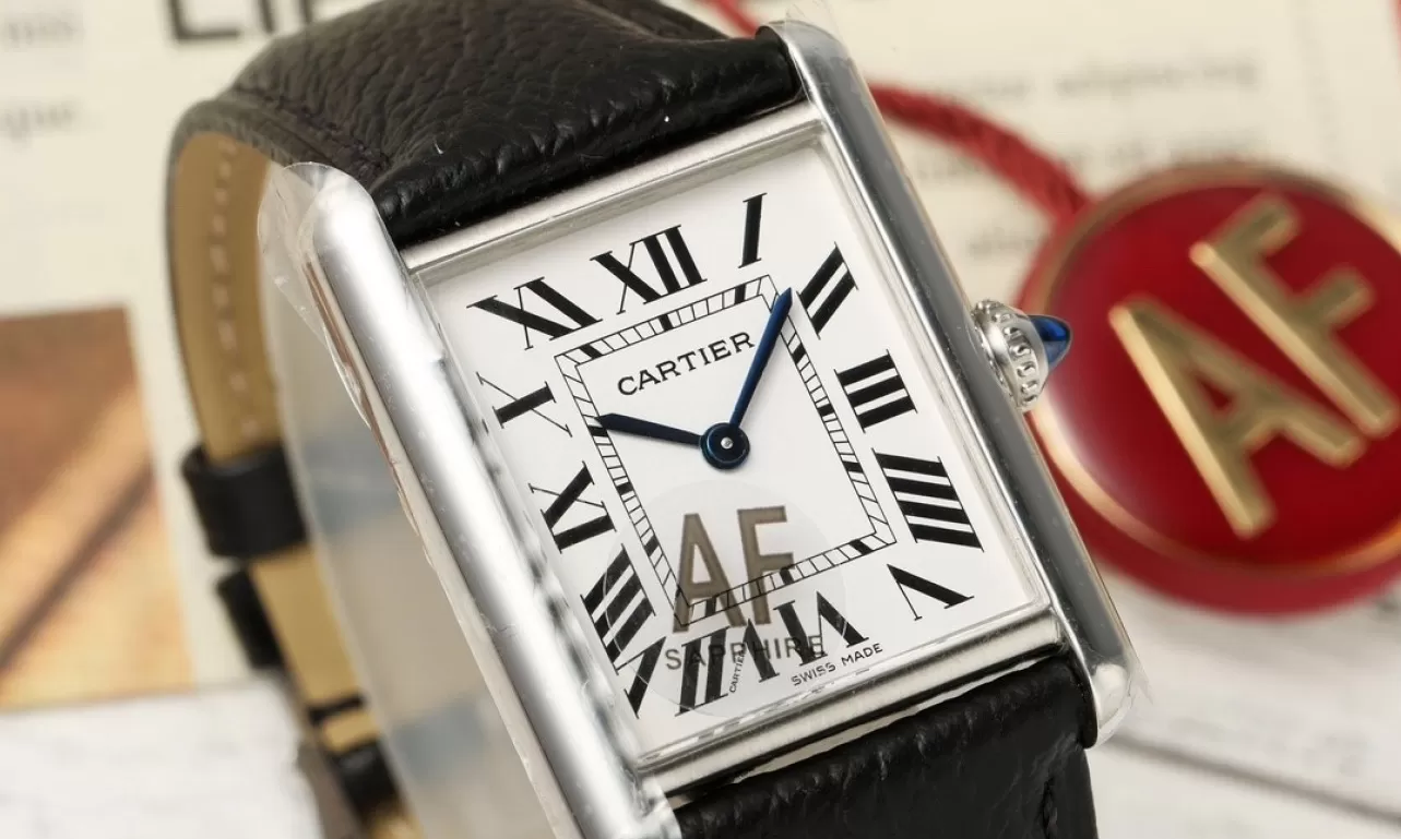 Cartier - Tank Must 25.5mm White Dial on Lychee Grain Leather AF Quartz - Image 3