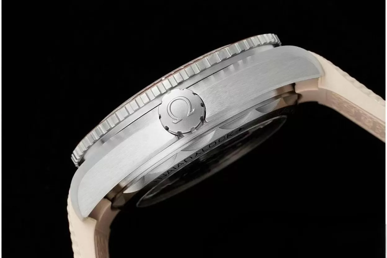 Seamaster 600M 43.5mm SS/RU Beige Dial VSF A8900 Super Clone - Image 7