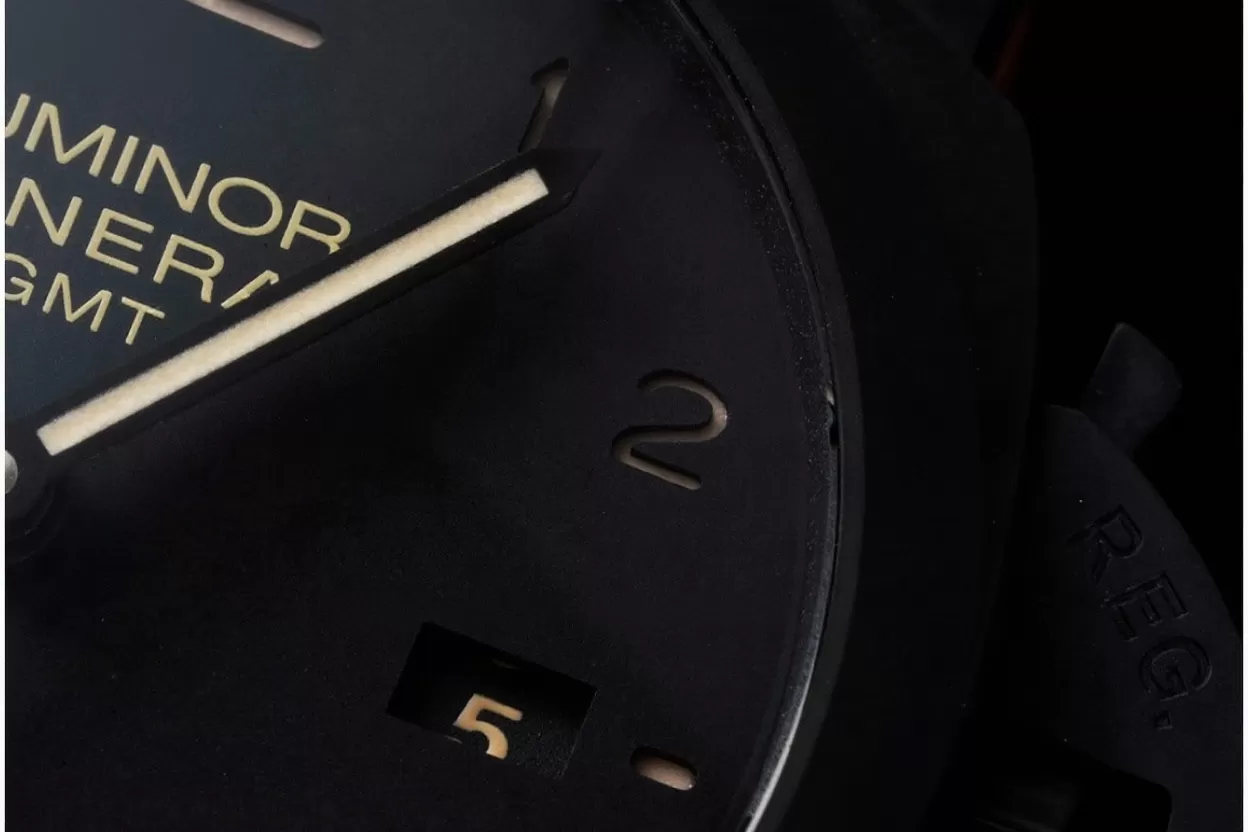 Luminor PAM441 GMT 44mm Ceramic/LE Black Dial SBF P9001 - Image 5