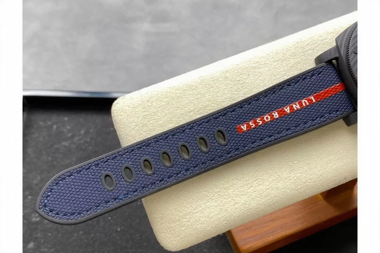 Submersible PAM1563 42mm Carbon/NY Blue Dial VSF P900 - Image 9